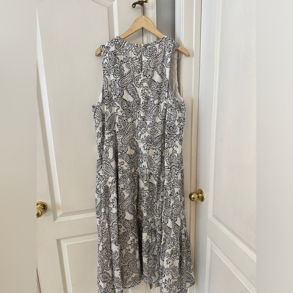 BELTED MIDI DRESS - ENGRAVED METALLIC PAISLEY - TALBOTS - Picture 4 of 11